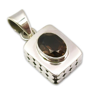 Медальон Опушен Кварц със Сребро овал